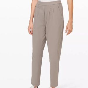 Lululemon Essential High-Rise Trouser 25” Carbon Dust 6